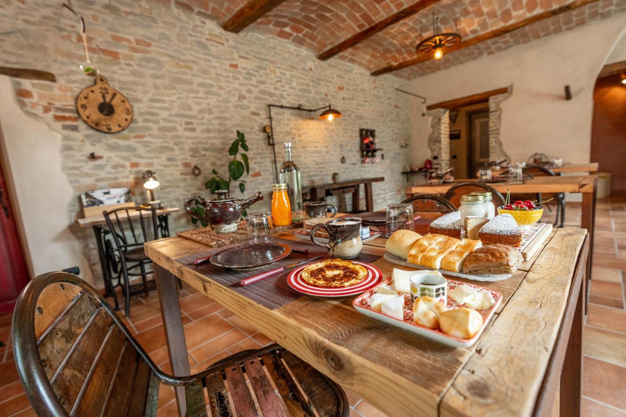Bed and Breakfast Gilda E I Suoi Amici Neive Exteriér fotografie